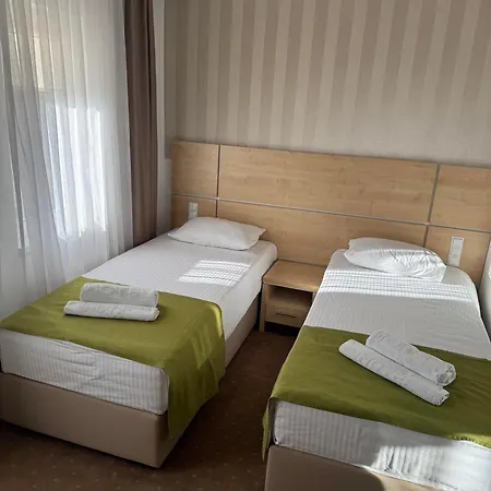 Laurus Airport Tuzla Motel 3*