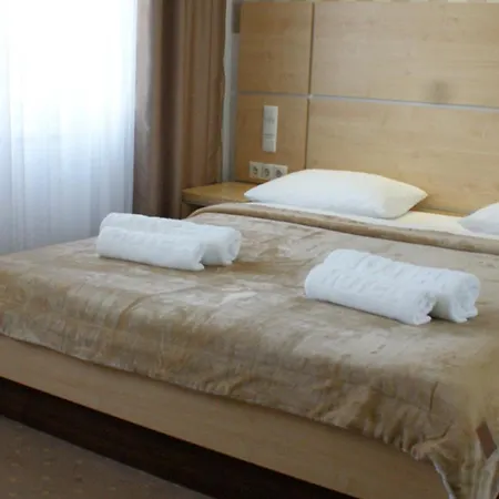 Hotel Laurus Near Tuzla Airport Motel 3*