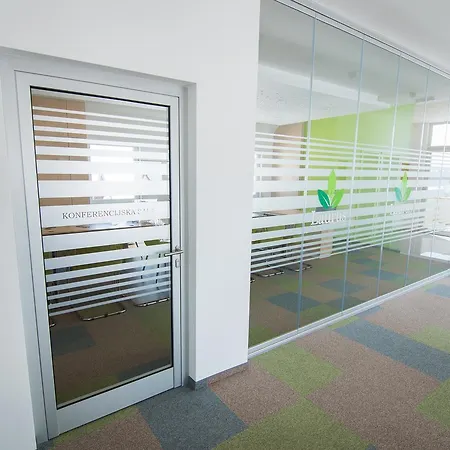 Motell Laurus Airport Tuzla 3*